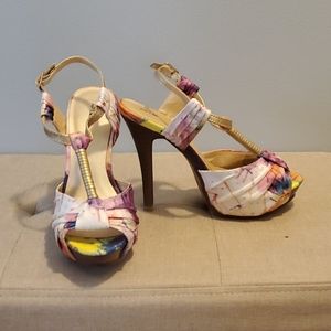 size 6, Apt 9 womens heels